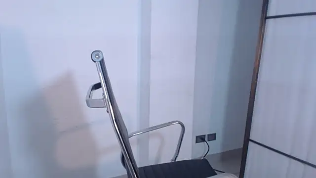 Snapshot of CataGreen1 chatting on November 11, 2025, 9:04 pm CataGreen1 online show from November 11, 2025, 9:04 pm