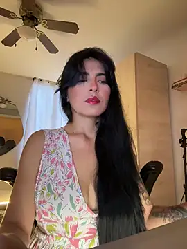 Snapshot of Cristal_Cerati_ chatting on April 21, 2026, 10:01 pm Cristal Cerati online show from April 21, 2026, 10:01 pm
