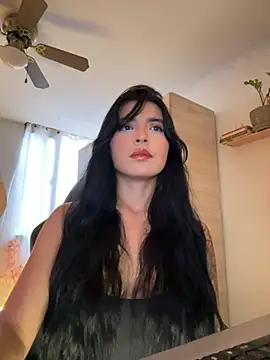 Snapshot of Cristal_Cerati_ chatting on May 27, 2026, 10:07 pm Cristal Cerati online show from May 27, 2026, 10:07 pm