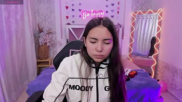 ISABELA TAY online show from March 9, 2026, 11:47 am