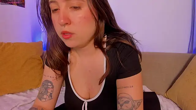 Snapshot of Ana_Torres_ chatting on July 2, 2026, 6:25 pm Ana Torres online show from July 2, 2026, 6:25 pm