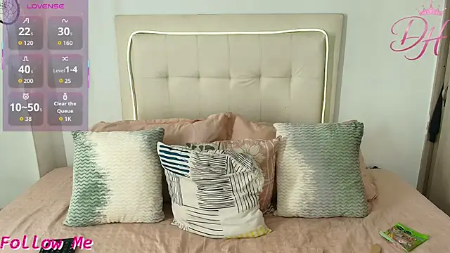 Daphne Hills online show from April 12, 2026, 5:40 pm