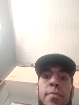 hotguy71000 online show from April 17, 2026, 12:52 pm