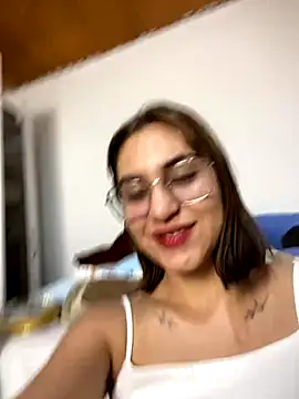 Snapshot of nani_rosse_of chatting on December 1, 2025, 11:43 pm nani rosse of online show from December 1, 2025, 11:43 pm