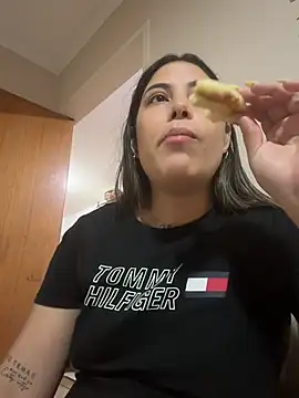 Anna Bitch Disgusting online show from April 18, 2026, 9:13 am