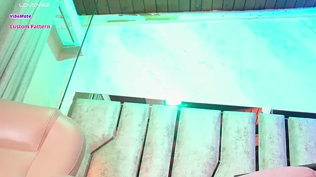 Caroline palmerr online show from December 21, 2025, 3:24 am