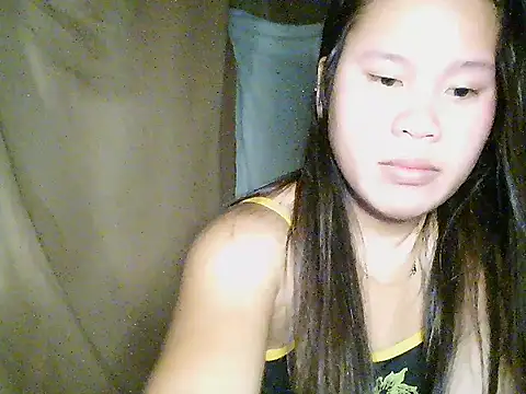 mia kittykitty online show from November 13, 2025, 6:18 pm