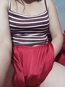 Snapshot of Lyly_sexyy chatting on August 5, 2026, 10:33 pm Lyly sexyy online show from August 5, 2026, 10:33 pm
