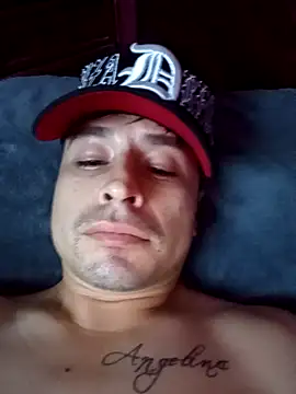 Snapshot of Al3vr chatting on December 21, 2025, 2:13 pm Al3vr online show from December 21, 2025, 2:13 pm