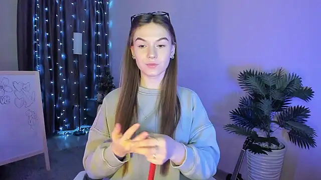 luna lust 212 online show from February 13, 2026, 4:19 am