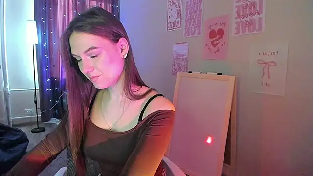 luna lust 212 online show from March 30, 2026, 4:35 am