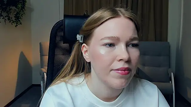 Snapshot of LavetaShiroma chatting on November 15, 2025, 12:34 pm LavetaShiroma online show from November 15, 2025, 12:34 pm