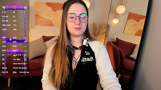 EmmaBloomm online show from December 14, 2025, 9:08 pm