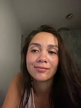 carolsapequinha online show from April 8, 2026, 12:43 am