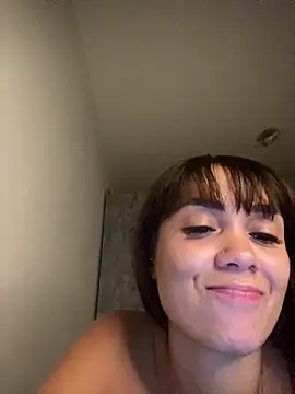 Snapshot of carolsapequinha chatting on April 22, 2026, 1:41 am carolsapequinha online show from April 22, 2026, 1:41 am