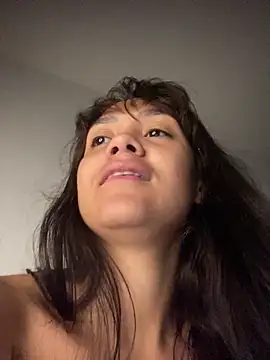 Snapshot of carolsapequinha chatting on May 17, 2026, 1:40 pm carolsapequinha online show from May 17, 2026, 1:40 pm