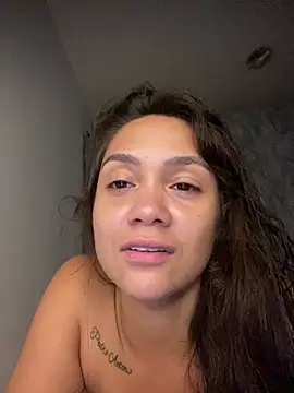 Snapshot of carolsapequinha chatting on May 26, 2026, 10:44 am carolsapequinha online show from May 26, 2026, 10:44 am