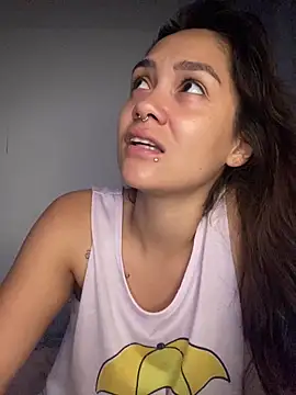 Snapshot of carolsapequinha chatting on June 15, 2026, 11:01 am carolsapequinha online show from June 15, 2026, 11:01 am
