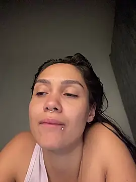 Snapshot of carolsapequinha chatting on June 21, 2026, 10:12 pm carolsapequinha online show from June 21, 2026, 10:12 pm