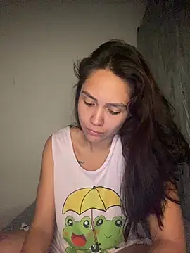 Snapshot of carolsapequinha chatting on July 5, 2026, 4:30 am carolsapequinha online show from July 5, 2026, 4:30 am
