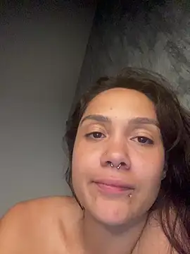 Snapshot of carolsapequinha chatting on July 7, 2026, 4:48 am carolsapequinha online show from July 7, 2026, 4:48 am