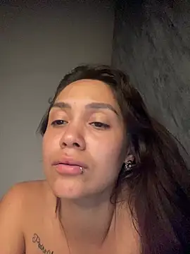 Snapshot of carolsapequinha chatting on July 11, 2026, 3:53 am carolsapequinha online show from July 11, 2026, 3:53 am
