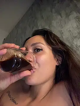 Snapshot of carolsapequinha chatting on July 14, 2026, 3:33 am carolsapequinha online show from July 14, 2026, 3:33 am