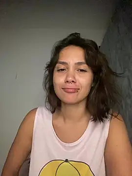 Snapshot of carolsapequinha chatting on July 28, 2026, 1:43 pm carolsapequinha online show from July 28, 2026, 1:43 pm