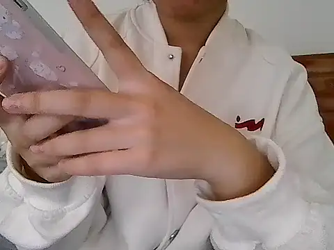 Snapshot of emii207 chatting on December 3, 2025, 2:41 am emii207 online show from December 3, 2025, 2:41 am