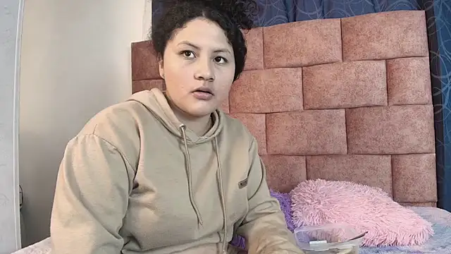 Snapshot of Baby_Disgusting chatting on November 12, 2025, 8:41 pm Baby Disgusting online show from November 12, 2025, 8:41 pm