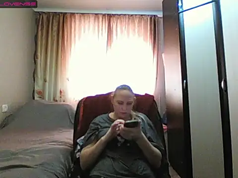 JenniDeep online show from February 15, 2026, 5:48 am