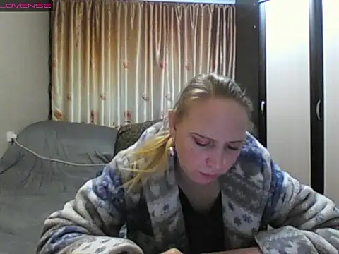 JenniDeep online show from March 15, 2026, 7:42 pm