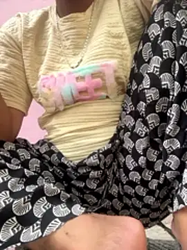 isha sharma2002 online show from April 4, 2026, 10:02 am