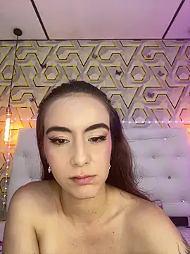 MelanyyJhonson15 online show from April 3, 2026, 2:31 am