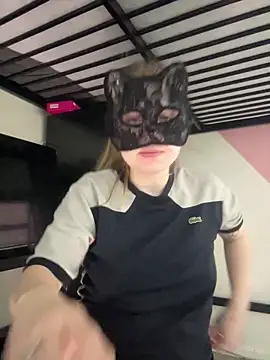 secretcouple 00 online show from February 11, 2026, 8:19 am