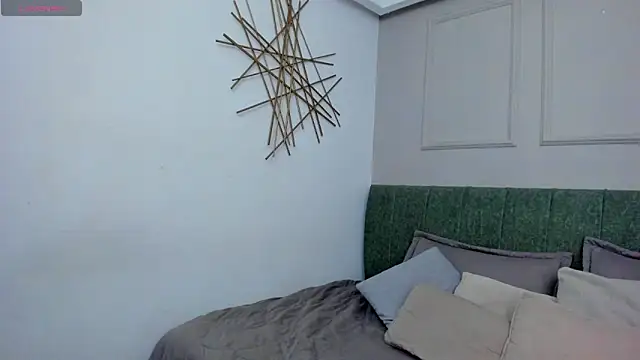 Dulce emi online show from February 15, 2026, 12:14 pm