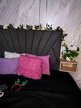 Luna Scarllet online show from November 27, 2025, 4:14 am