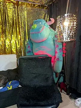 PAULAWIMD online show from February 4, 2026, 3:34 am