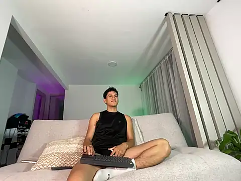 Snapshot of Mark_Nico chatting on July 13, 2026, 4:04 am Mark Nico online show from July 13, 2026, 4:04 am