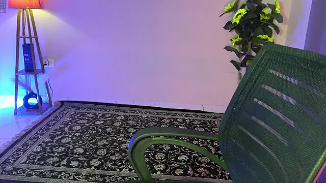 Saira Hotty online show from April 12, 2026, 7:46 am