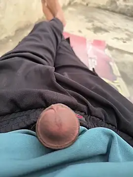 Ritik143jhil online show from November 27, 2025, 9:44 am