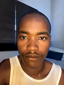 Snapshot of Boytoy_BigD chatting on November 13, 2025, 12:48 pm Boytoy BigD online show from November 13, 2025, 12:48 pm