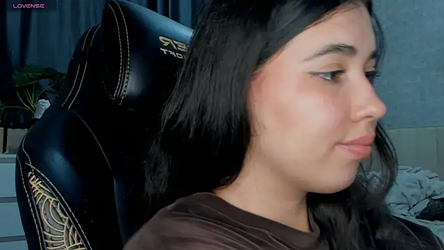 Snapshot of Diara_1an chatting on April 23, 2026, 12:29 pm Diara 1an online show from April 23, 2026, 12:29 pm