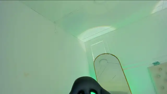 nicolvibes 212 online show from February 28, 2026, 8:43 pm