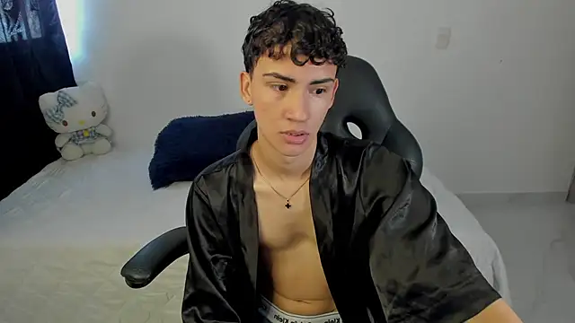 Snapshot of Camiboy666 chatting on November 16, 2025, 6:24 pm Camiboy666 online show from November 16, 2025, 6:24 pm