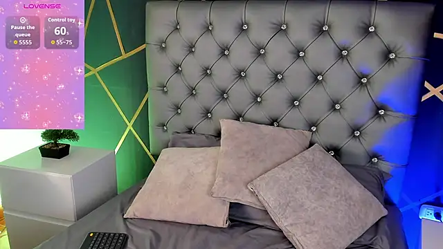 GabrielaSuarez  online show from March 19, 2026, 7:40 pm