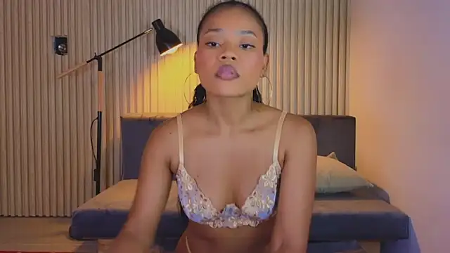 vanestraus online show from April 15, 2026, 7:43 pm