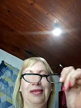 SexyMilf1211 online show from November 19, 2025, 11:10 am