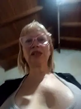 Snapshot of SexyMilf1211 chatting on May 5, 2026, 5:21 pm SexyMilf1211 online show from May 5, 2026, 5:21 pm