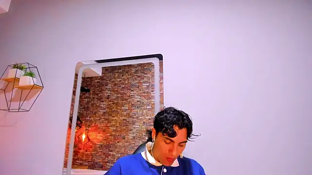 MattFiore online show from December 22, 2025, 7:55 pm